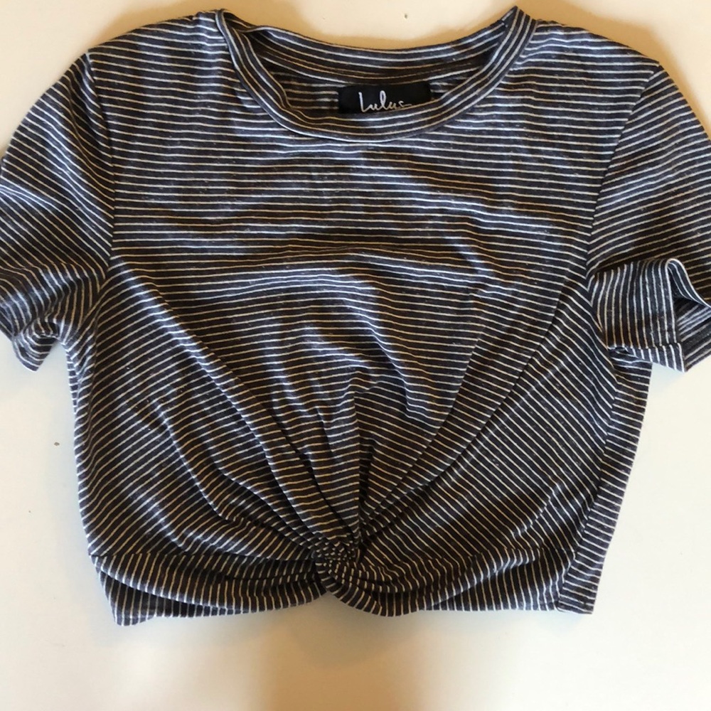 Knot tie striped crop top